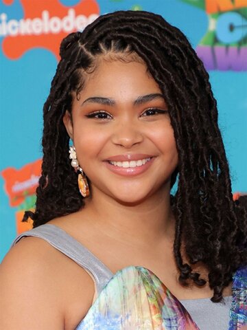 Jaidyn Triplett Headshot