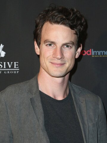 Luke Cook Headshot