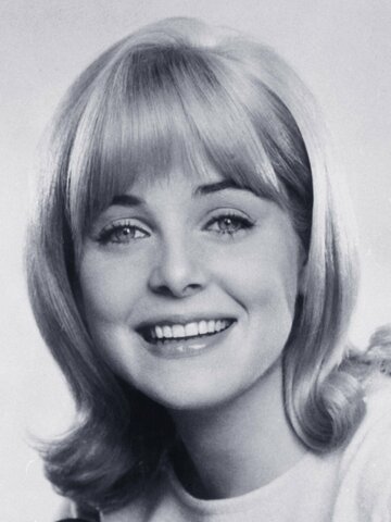 Sue Lyon Headshot
