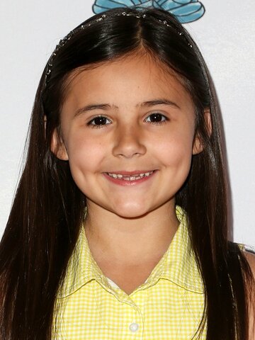 Eva Ariel Binder Headshot