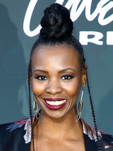 Tamberla Perry Headshot