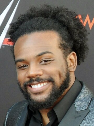 Xavier Woods Headshot