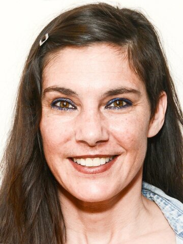 Liane Curtis Headshot