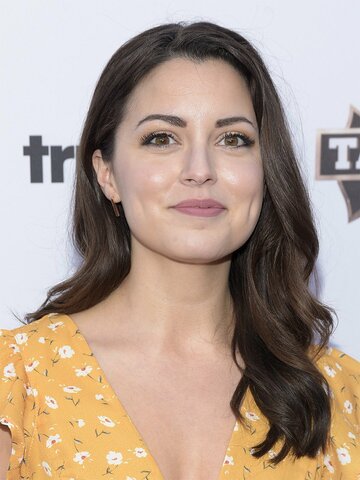 Emily Peterson Headshot