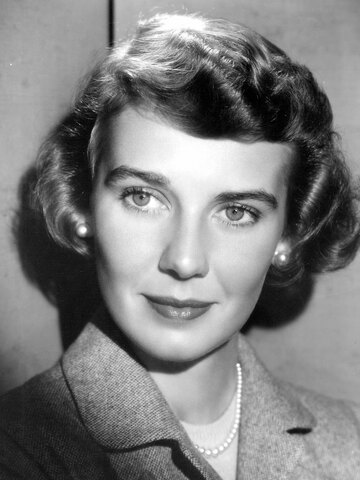 Betsy Drake Headshot
