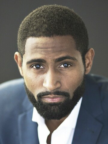 Thomas Cadrot Headshot