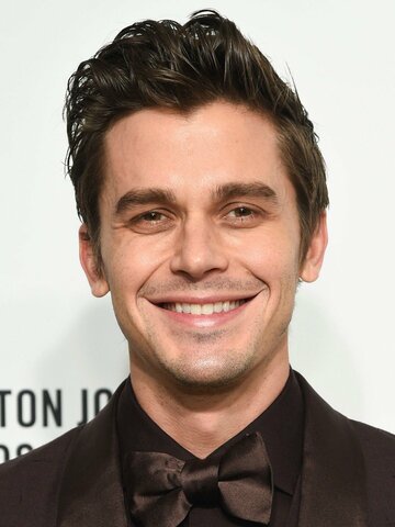 Antoni Porowski Headshot