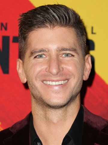 Zack Schor Headshot
