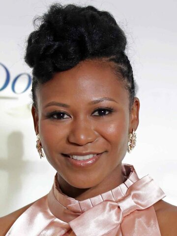 Alana Arenas Headshot