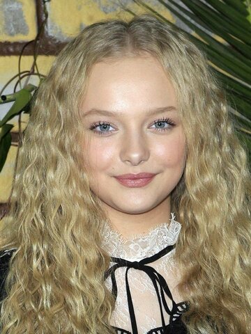 Amiah Miller Headshot