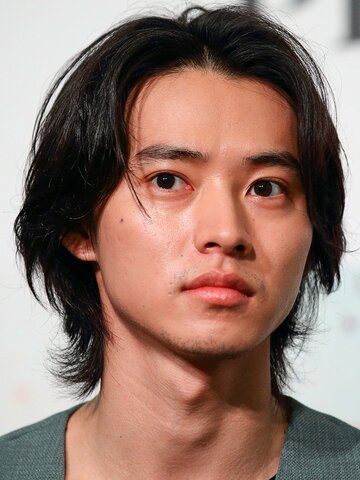 Kento Yamazaki Headshot