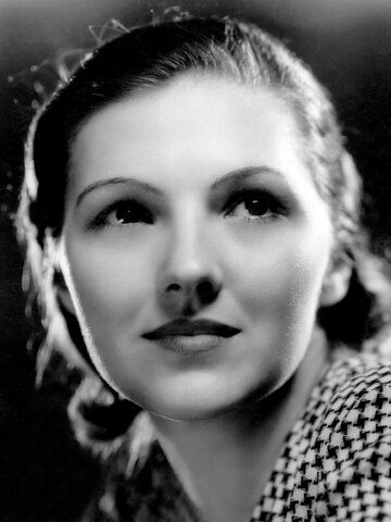 Astrid Allwyn Headshot