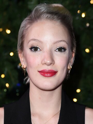 Raffiella Chapman Headshot