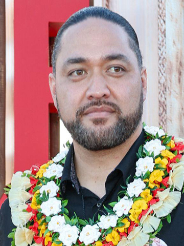 Siua Ikale'o Headshot