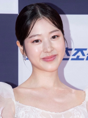 Jang Da-ah Headshot