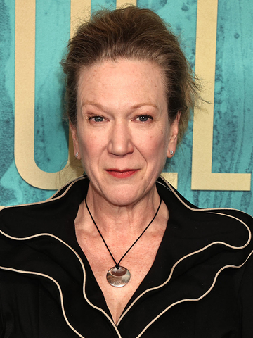 Henny Russell Headshot