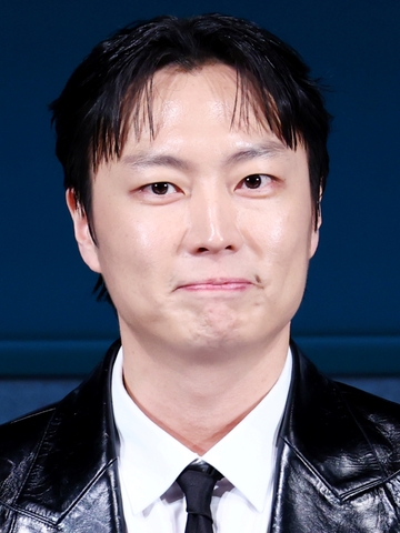 Roh Jae-won Headshot